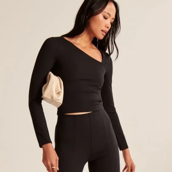 Abercrombie & Fitch long sleeve Asymmetrical Ponte Top, M - Picture 1 of 8